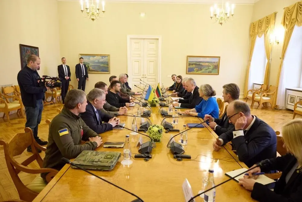 ukraine-and-lithuania-sign-documents-on-joint-defense-production