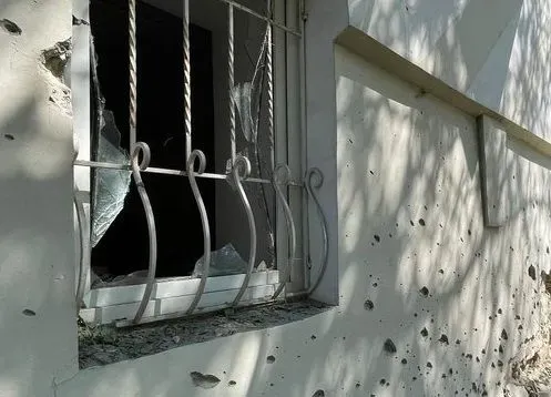 В результате российского обстрела в Херсоне ранена женщина
