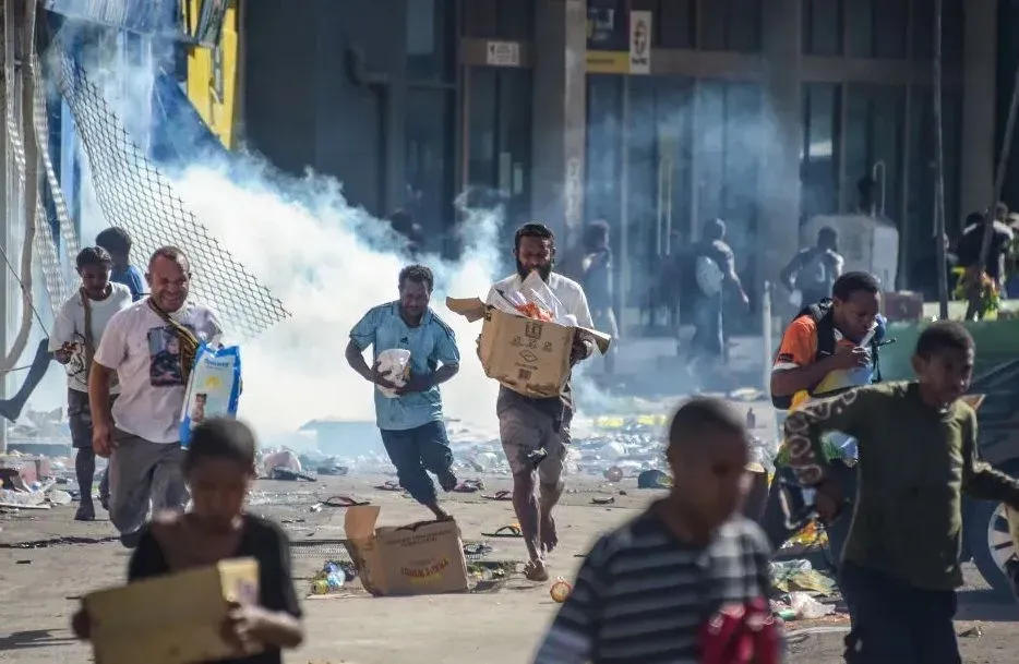 papua-new-guinea-declares-a-state-of-emergency-after-mass-riots