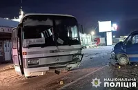 Автобус столкнулся с микроавтобусом во Львовской области, пострадали двое детей