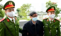 Екс-міністра охорони здоров'я Вʼєтнаму засудили на 18 років за купівлю ковід-тестів за завищеними цінами