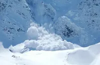 У Карпатах тривають снігопади: рятувальники попереджають про можливе сходження лавин