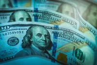 За тиждень НБУ зменшив чистий продаж валюти до $670 млн