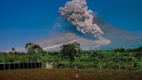 В Индонезии эвакуировали 6,5 тыс. человек из-за извержений вулкана