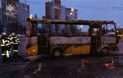 В Киеве утром загорелась маршрутка, пострадавших нет