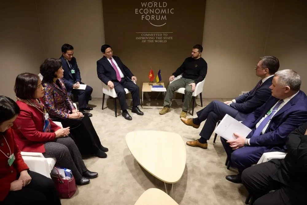 they-emphasized-the-importance-of-intensifying-bilateral-relations-zelensky-meets-with-vietnamese-pm-in-davos