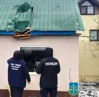 Окупанти вночі вдарили по Боровій на Харківщині: пошкоджена лікарня та "швидка"
