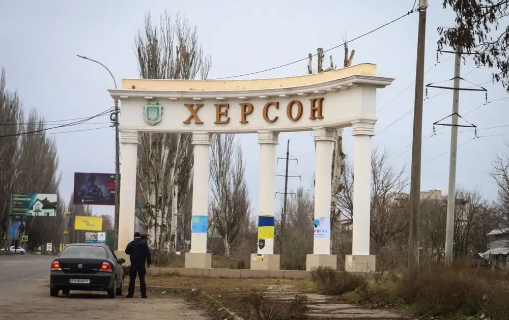 Russian strike on Kherson: woman killed, 16-year-old boy wounded