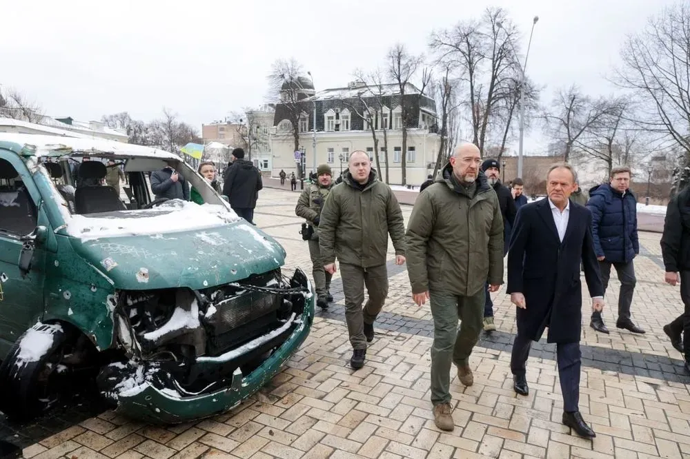 Shmyhal meets with Tusk in Kyiv: Prime Ministers of Ukraine and Poland pay tribute to the memory of defenders of Ukraine who fell in the war