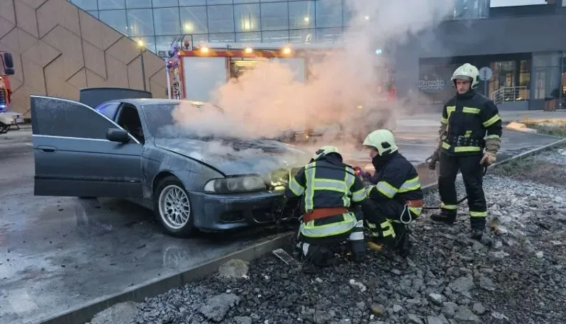 В Киеве на Святошино загорелись автомобили - КГВА