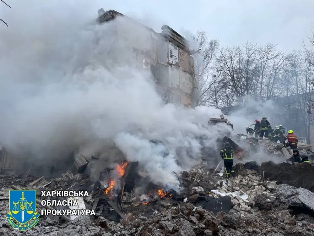 russian-attack-on-kharkiv-a-man-rescued-from-the-rubble