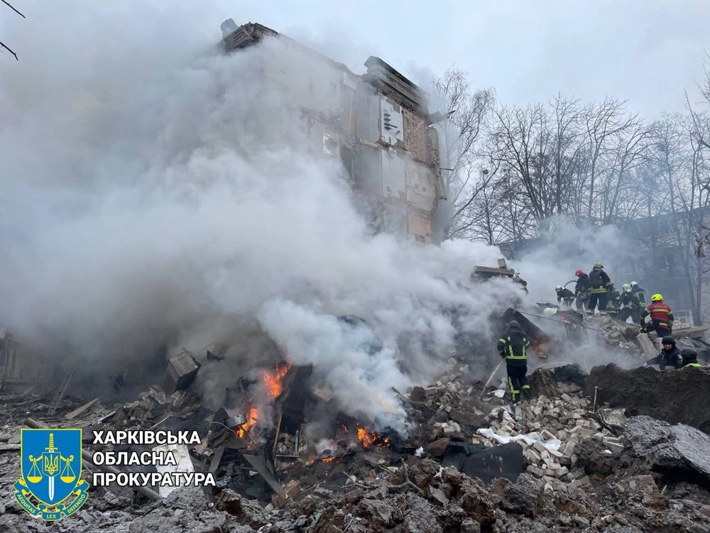 Russian attack on Kharkiv: a man rescued from the rubble