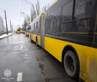 Trolleybus traffic jam in Kyiv due to broken wires: patrol police warn of traffic complications