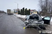 В Хмельницкой области столкнулись грузовик и легковушка, погибла 5-летняя девочка