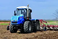 Ворог на ТОТ погрожує вилучити сільгосптехніку у фермерів, які не отримали російські документи