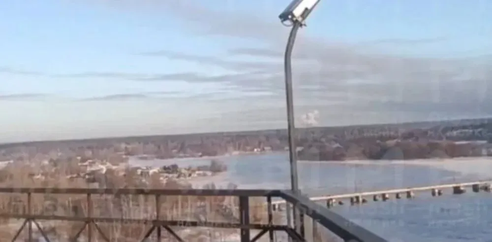loud-explosion-in-a-russian-city-residents-saw-a-large-column-of-white-smoke