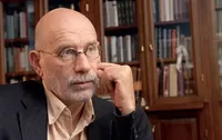 Famous writer Boris Akunin is wanted in russia