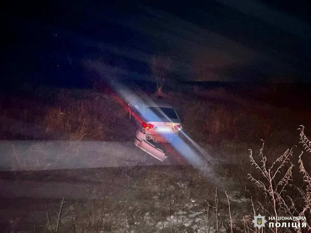 a-triple-accident-in-the-kyiv-region-hyundai-drove-into-oncoming-lane-and-then-slid-into-a-ditch