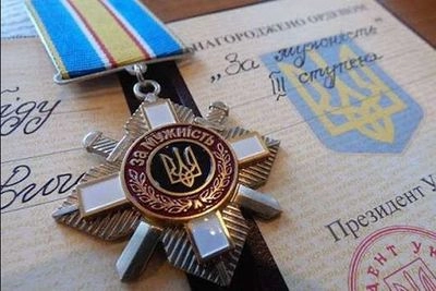 Президент нагородив державними нагородами 54 українських воїнів, з них 32 - посмертно