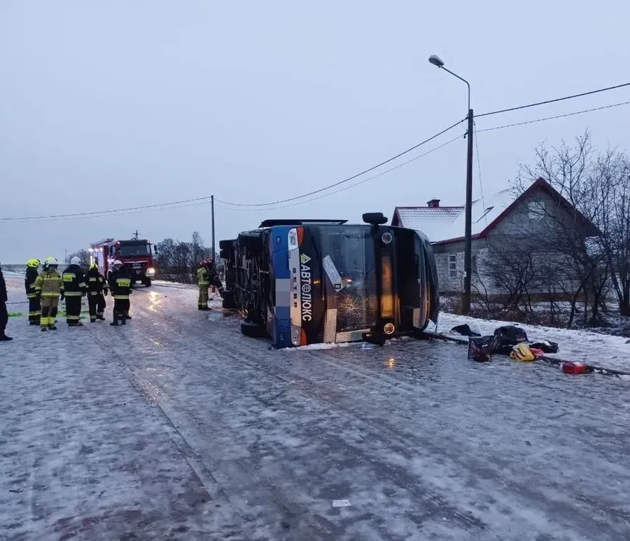В Польщі перекинувся український автобус, 20 людей постраждали – Ніколенко 
