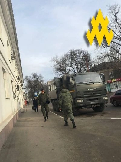 Guerrillas spotted a new group of Russian soldiers arriving in occupied Dzhankoy