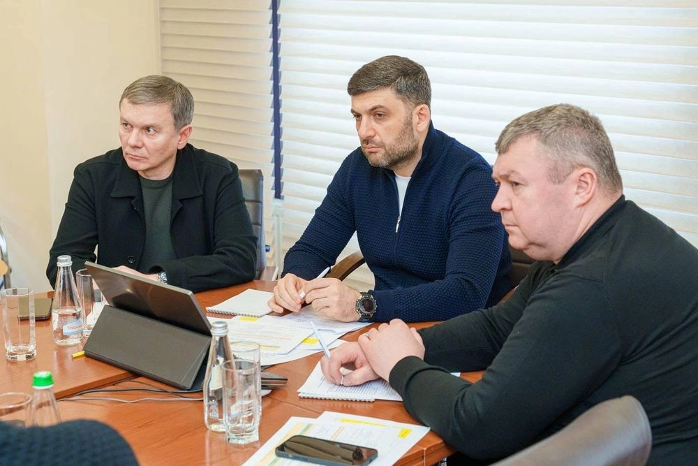 Vinnytsia residents don't exist: Groysman's so-called "humanitarian headquarters", which promotes the army's aid, forgets to mention that it is provided by local communities