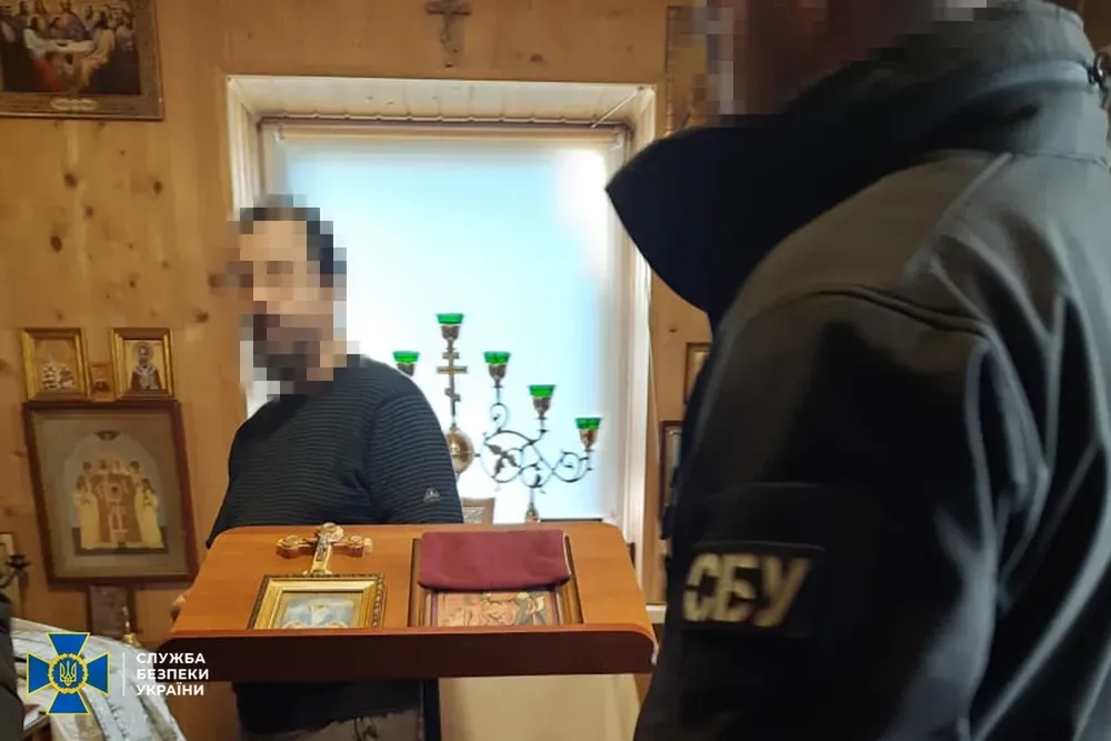 Вихваляв "гіві" та "моторолу": настоятеля храму УПЦ МП з Вінниччини засудили до двох років за ґратами