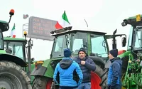 Italian farmers protesting against EU agricultural policy demand meeting with PM Maloni
