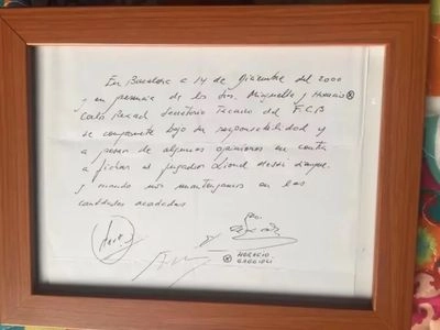 Перший контракт Мессі з "Барселоною", підписаний на серветці, буде продано на аукціоні