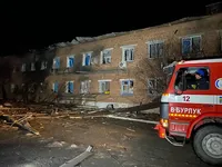 Армія рф атакувала лікарню на Харківщині: рятувальники повідомили про 4 потерпілих та показали наслідки удару