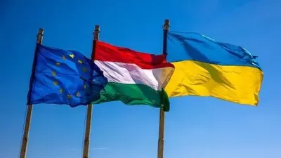 Politico: ЕС смог согласовать программу на 50 миллиардов евро для Украины благодаря компромиссу с Венгрией