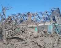 Пошкоджені житлові будинки: в ОВА показали наслідки нічних авіаударів рф по Херсонщині 