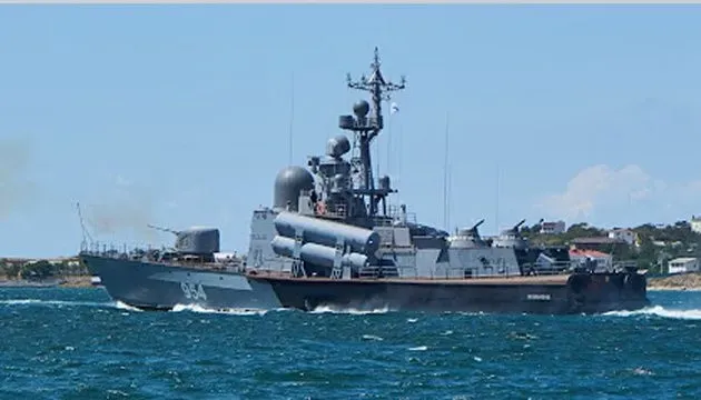 На знищеному Україною ракетному катері рф "івановєц" могло бути до 40 моряків