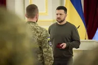 Зеленський відзначив воїнів ГУР за ураження ракетного корабля "івановець" та вручив нагороди