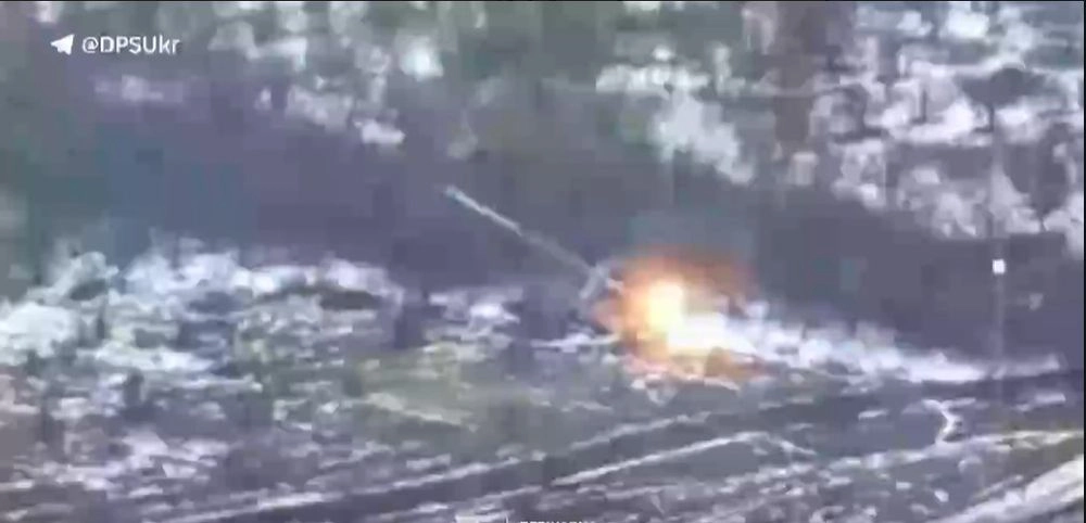 "Сталевий кордон" показав, як горить російський бліндаж та автомобіль після влучання FPV-дронів