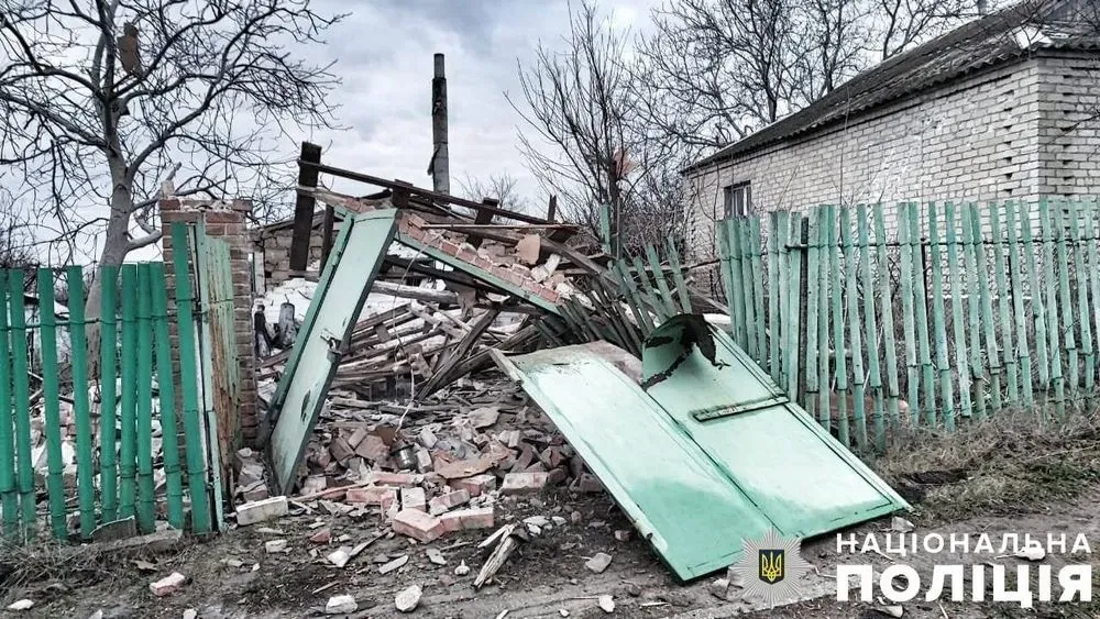 the-national-police-showed-the-consequences-of-arrivals-in-kherson-region-damaged-houses-and-communications