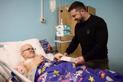 "You are very courageous and strong in spirit": Zelensky visits children with cancer undergoing treatment at the National Cancer Institute