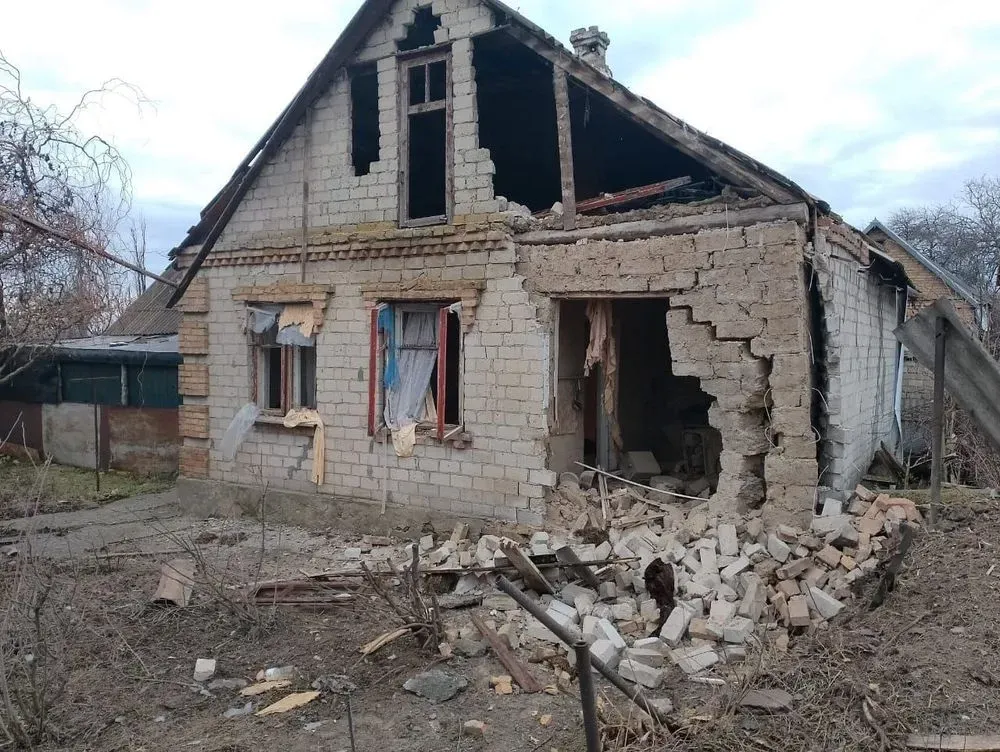 Occupants shelled Nikopol in Dnipropetrovs'k region with heavy artillery twice a day