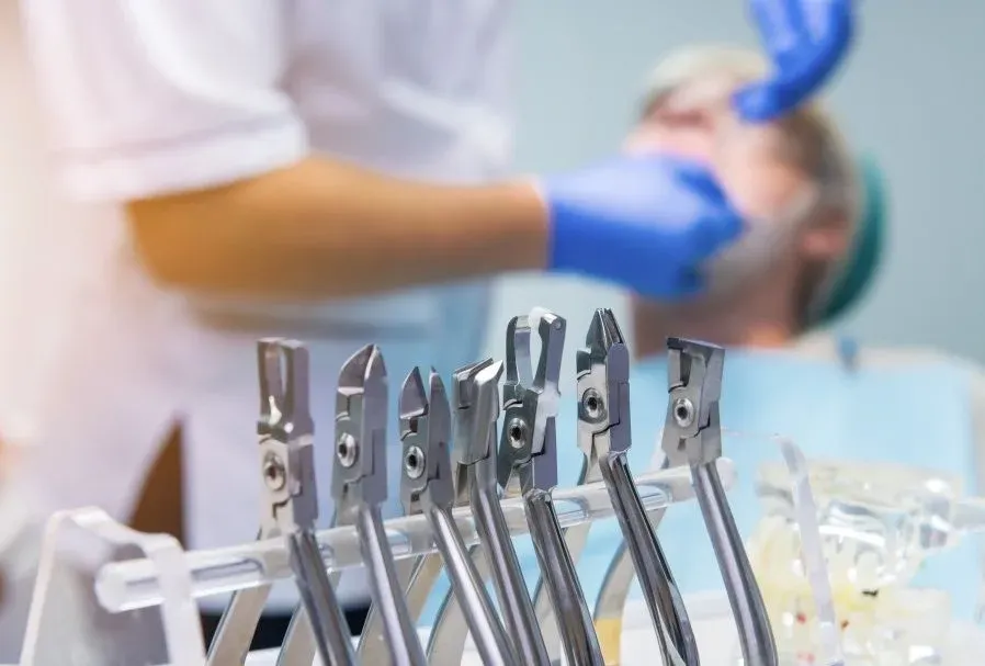 Смерть после удаления зуба: 14-летний мальчик умер после посещения стоматологического кабинета в Кривом Роге