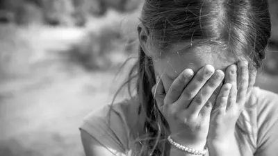 Развращал 11-летнюю племянницу сожительницы: злоумышленнику объявили о подозрении
