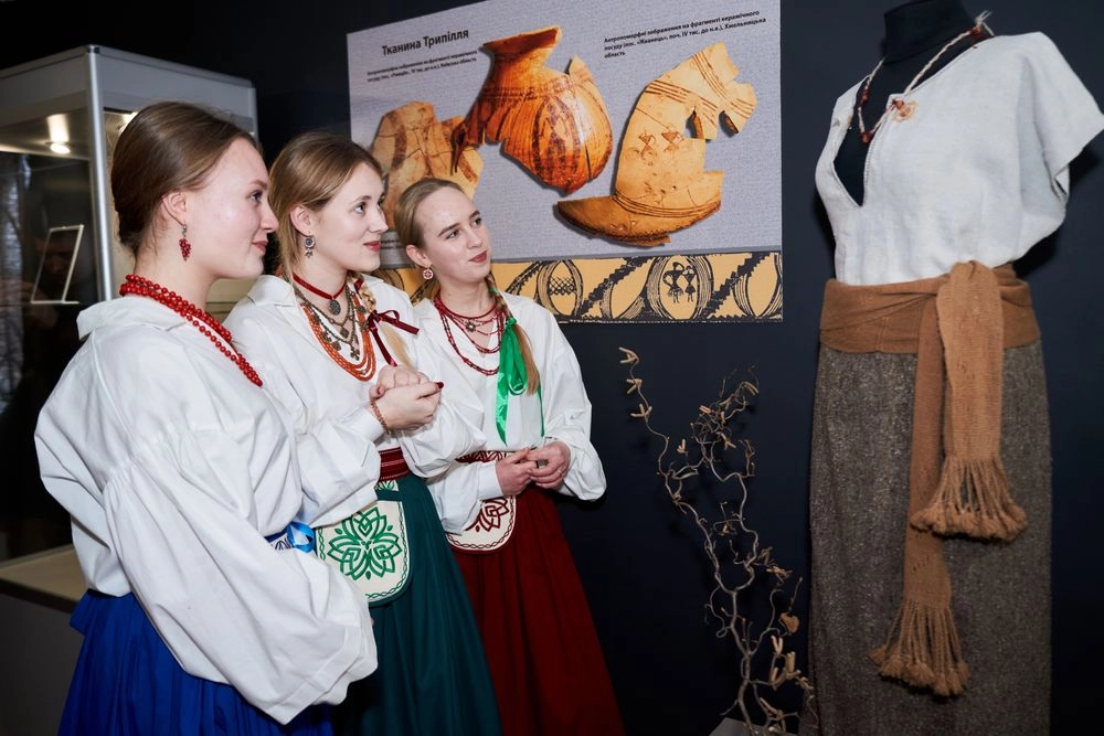 For the first time in Ukraine, the 6,000-year-old fabric was presented in a museum in Cherkasy region. Here's why it's important
