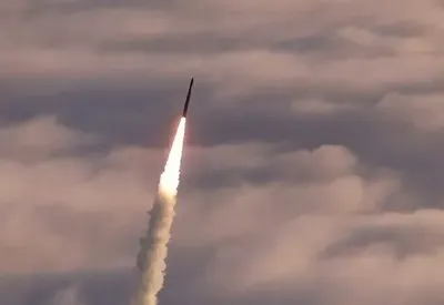 В небе над Украиной уничтожено 44 воздушные цели: 29 ракет и 15 ударных БПЛА - Залужный