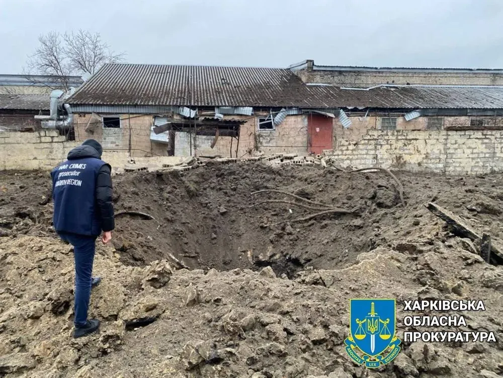 Enemy attack on Kharkiv: a woman rescued from the rubble