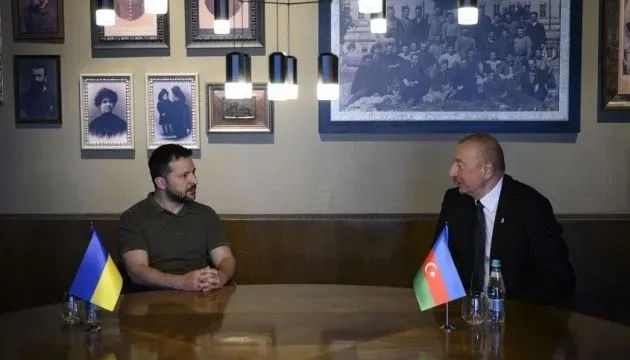 Зеленский поздравил Алиева с переизбранием в президенты: "Стратегические отношения между Украиной и Азербайджаном будут только укрепляться"