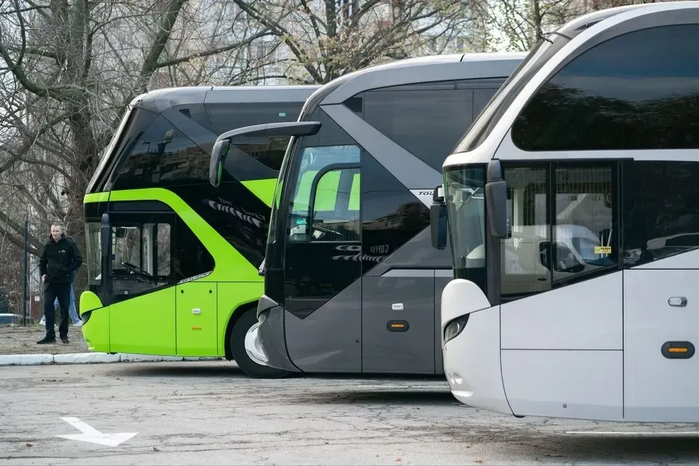 Україна розширює сервіс "єЧерга" для автобусів на всі пункти пропуску на кордоні з ЄС та Молдовою