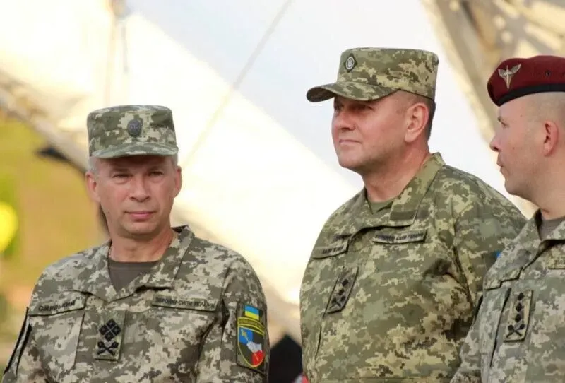 Одесская область благодарит Залужного за два года защиты и приветствует нового Командующего ВСУ Сырского - Кипер