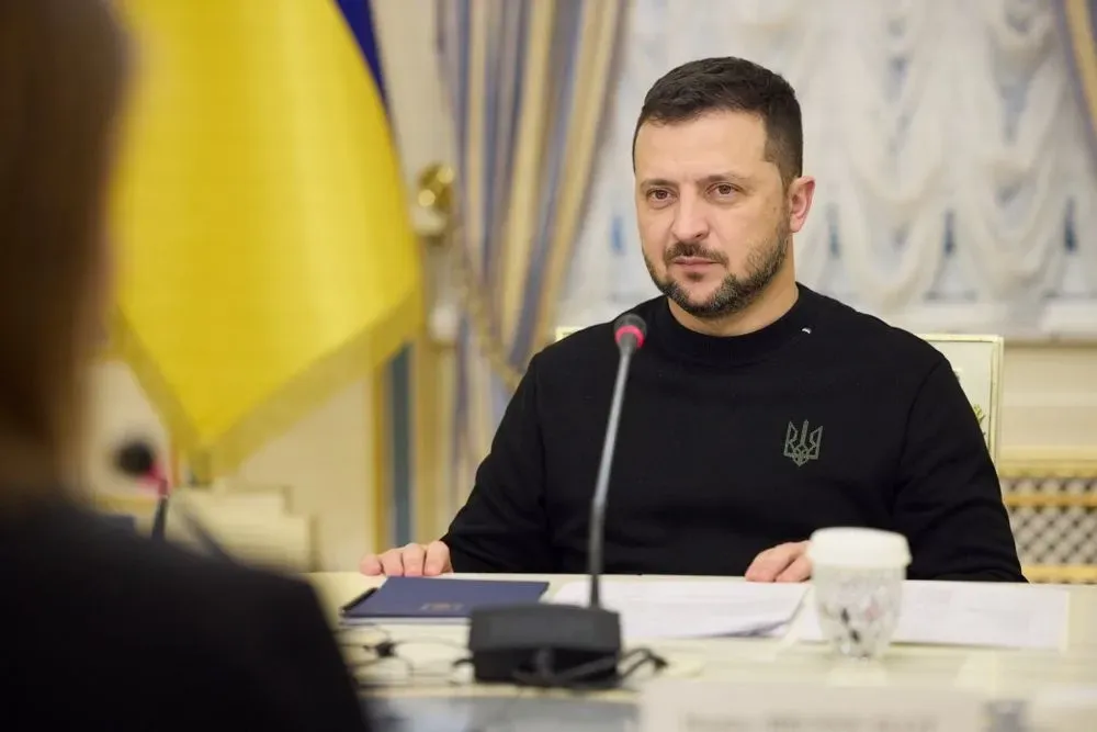 Zelensky held a closed meeting with journalists to explain his decision to dismiss Zaluzhnyi