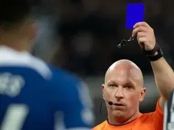 A blue card for violations will be introduced in football: what it will be given for