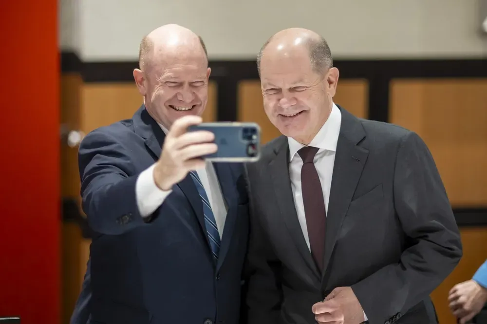 during-his-visit-to-the-united-states-scholz-met-with-his-double