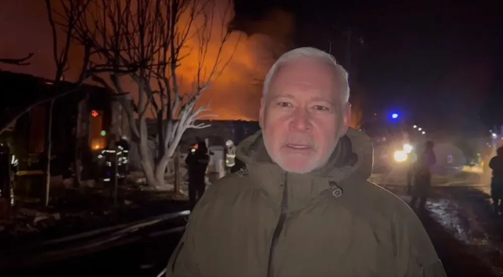 Оккупанты ударили по АЗС в Харькове, горят 14 частных жилых домов